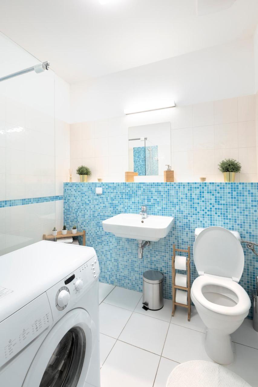 Little Tom Apartments Прага Екстер'єр фото