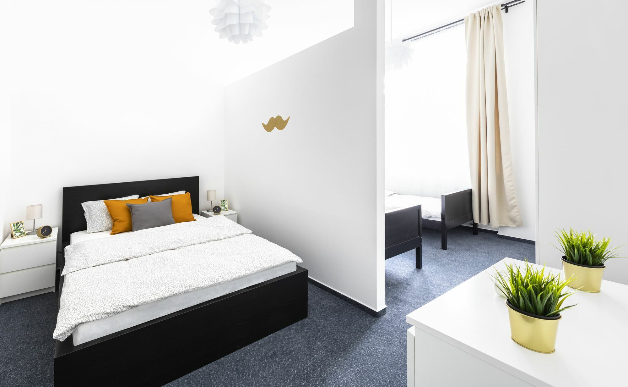 Little Tom Apartments Прага Екстер'єр фото
